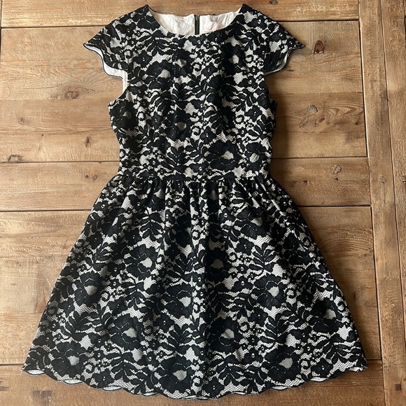 ARITZIA MINI DRESS - Picture 6 of 6